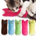 Juguete de peluche con hierba gatera para gatos