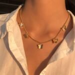 Collar Choker de Cadena Dorada con Colgante de Mariposa para Mujer
